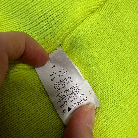 Reversible Nike Green and Black Sporty Knit Hat - Picture 3 of 3